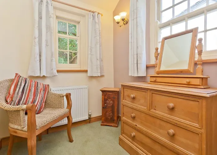 Bridge Cottages, Bridge House & Bridge Suite, Sleeps 12 *