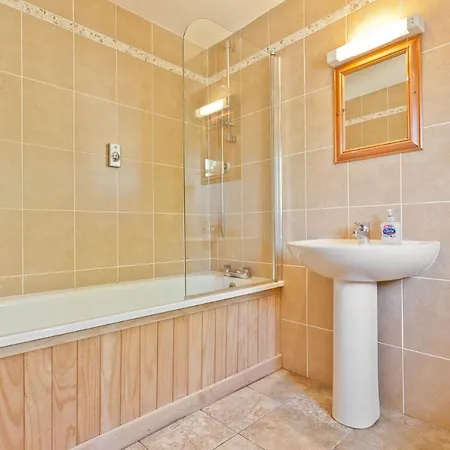 Casa vacanze Bridge Cottages, Bridge House & Bridge Suite, Sleeps 12 *