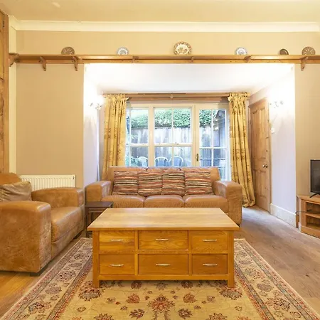 Bridge Cottages, Bridge House & Bridge Suite, Sleeps 12 * Coniston