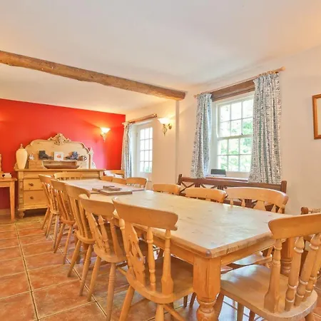 Bridge Cottages, Bridge House & Bridge Suite, Sleeps 12 Nyaraló