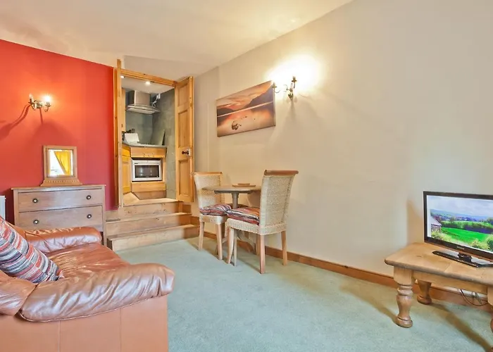 Bridge Cottages, Bridge House & Bridge Suite, Sleeps 12