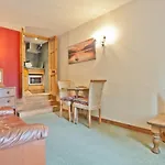 Bridge Cottages, Bridge House & Bridge Suite, Sleeps 12
